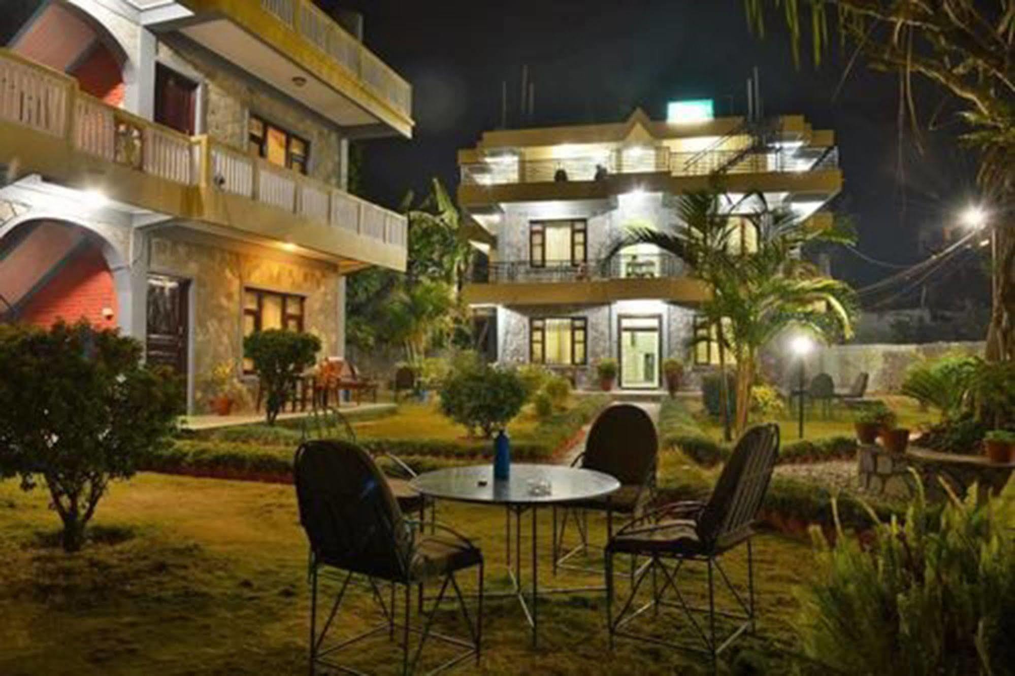 Hotel Mandala Pokhara Exterior foto